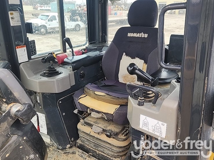 2017-komatsu-d61pxi-24-image-22