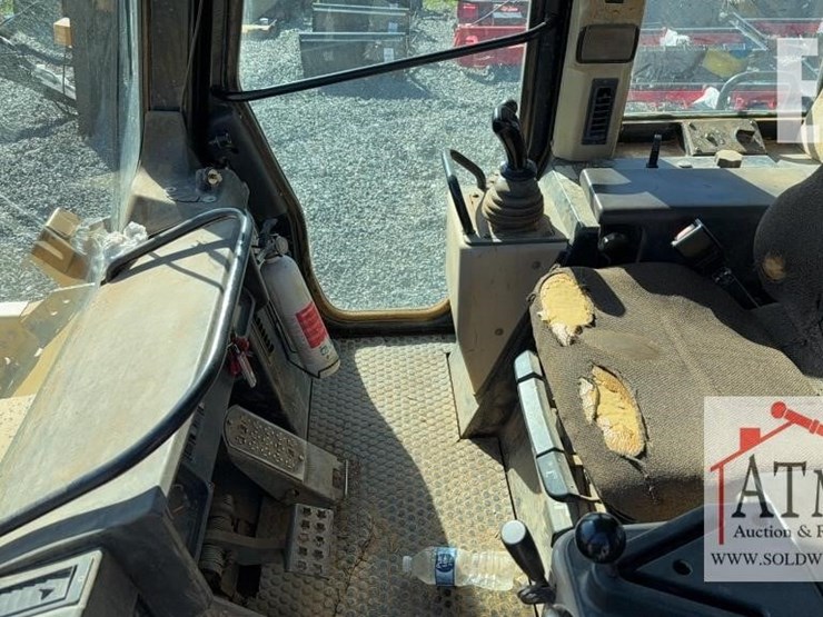 2000-caterpillar-953c-image-32