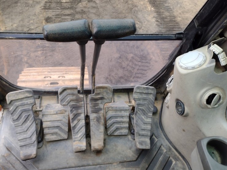 7-volvo-ec160c-image-7