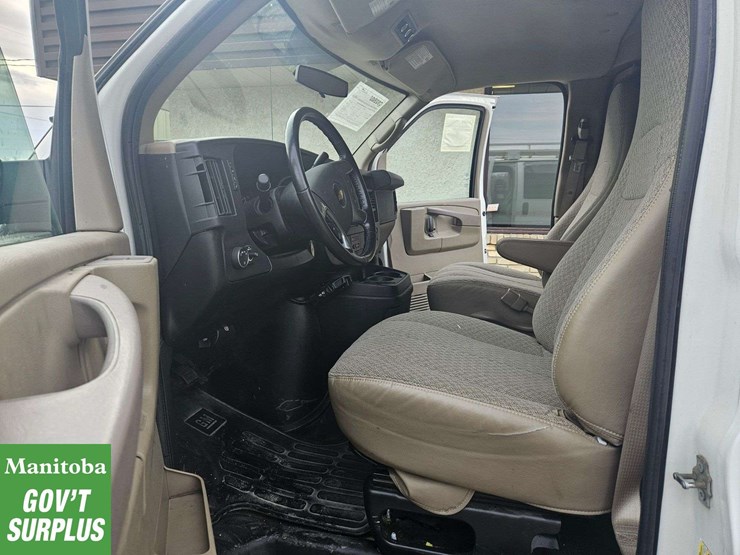 2011-chevrolet-express-1500-image-29