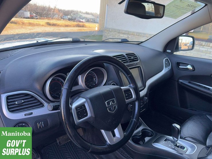 2012-dodge-journey-image-17