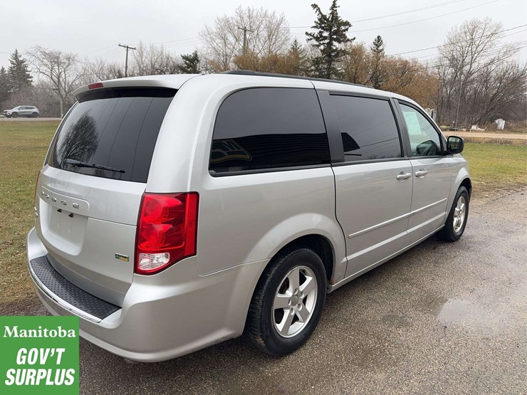 2012-dodge-grand-caravan-sxt-image-6