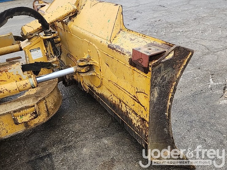 2004-deere-700h-image-17