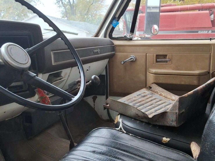 chevrolet-diesel-grain-truck,-5-x-2-speed,-single-axle,-runs,-weak-brakes,-wood-floor,-16ft-bed,-vin--1gbl7dig7bv106791-image-10