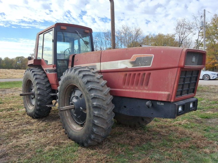 1982-international-6588-image-3