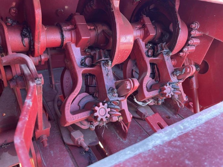 2022-new-holland-bc5070-square-baler-image-8