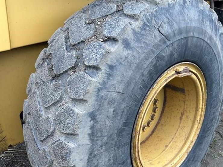 2004-caterpillar-938g-image-12