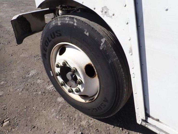 2012-freightliner-mt55-image-40