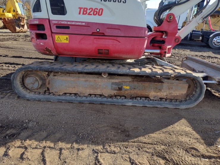 18-takeuchi-tb260cra-excavator-(qea-4048)-image-34
