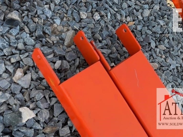 new-wig-fork-extensions-image-3