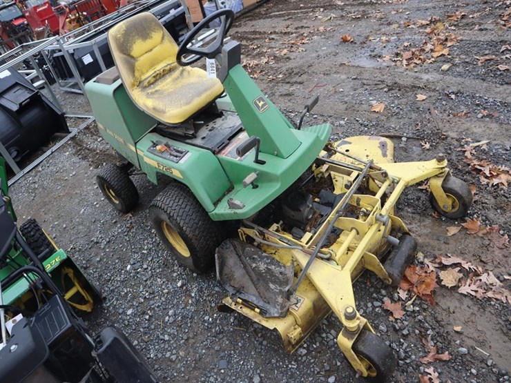 john-deere-f725-image-1