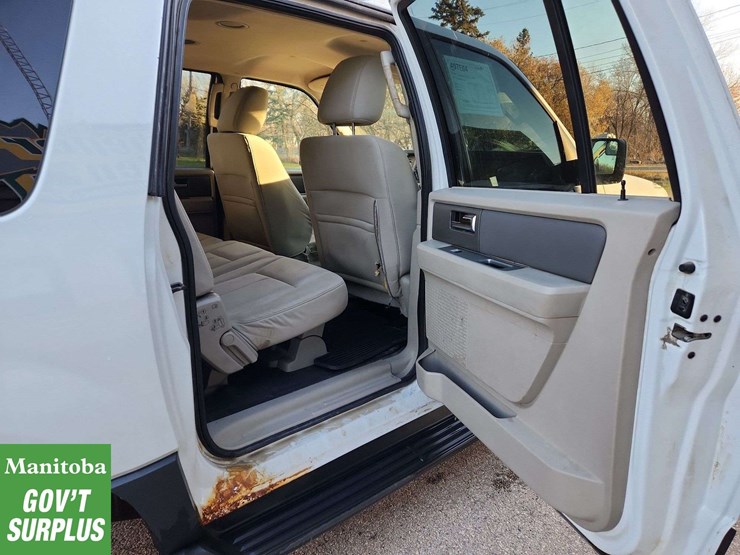 2014-ford-expedition-image-15