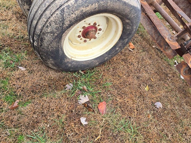 mcfarlane-4030-rb6,-reel-disk,-30ft,-tandem-axle,-18.5''-blades,-manual-gang-adjust,-disc-blade,-beater,-3-bar-harrow,-and-basket,-s/n--17165-image-12