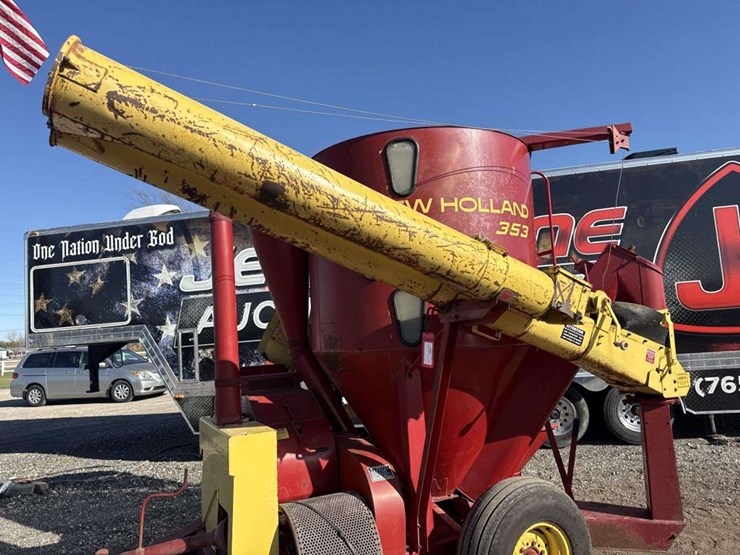 new-holland-353-image-7