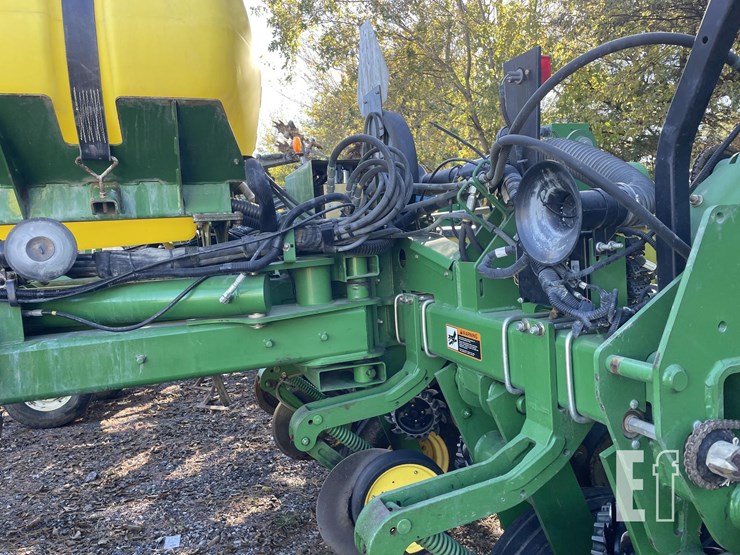 2011-john-deere-1770nt-image-10