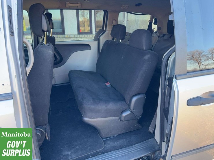 2011-dodge-grand-caravan-se-image-21