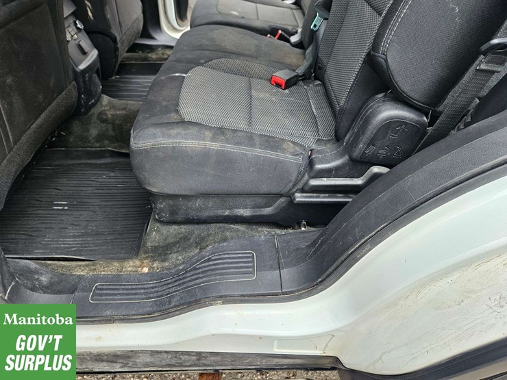 2017-ford-explorer-xlt-image-39