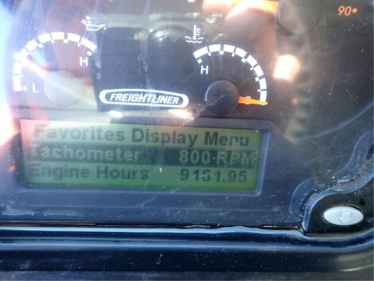 2015-freightliner-mt55-image-14