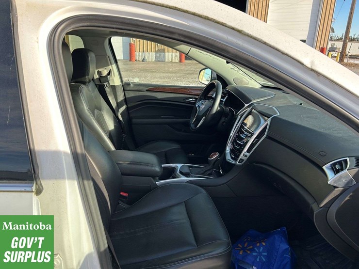 2013-cadillac-srx-image-7