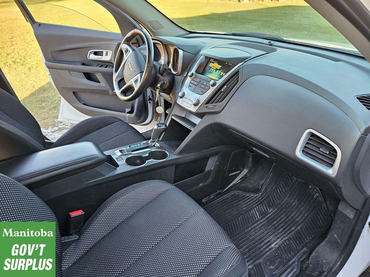 2016-chevrolet-equinox-lt-image-35