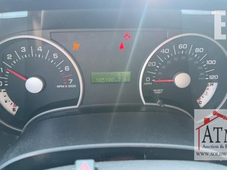 2008-ford-explorer-xlt-image-14