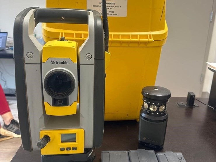 trimble-sps720-1000-image-1