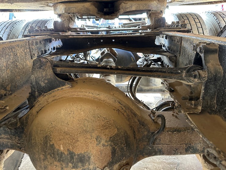 #33710-•-2011-mack-cxu-t/a-sleeper-truck-tractor-1m1aw09y3bm013638-image-18