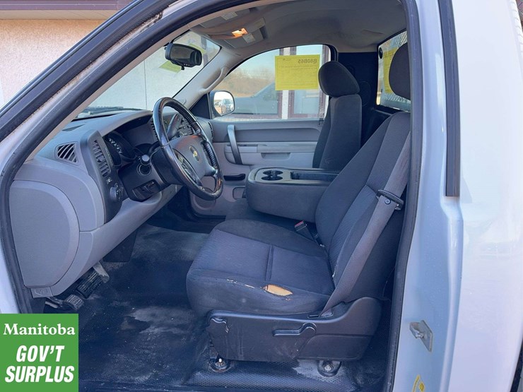 2011-chevrolet-silverado-1500-image-16