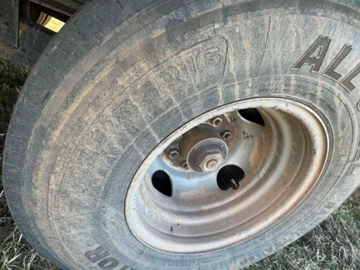 2008-titan-trailer-image-12