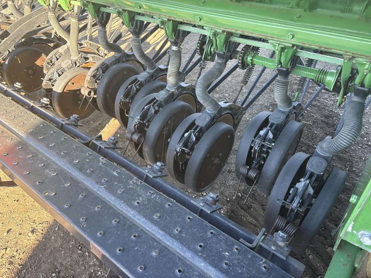 john-deere-8300-image-11