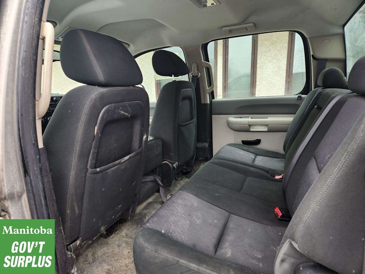 2012-chevrolet-silverado-2500hd-image-31