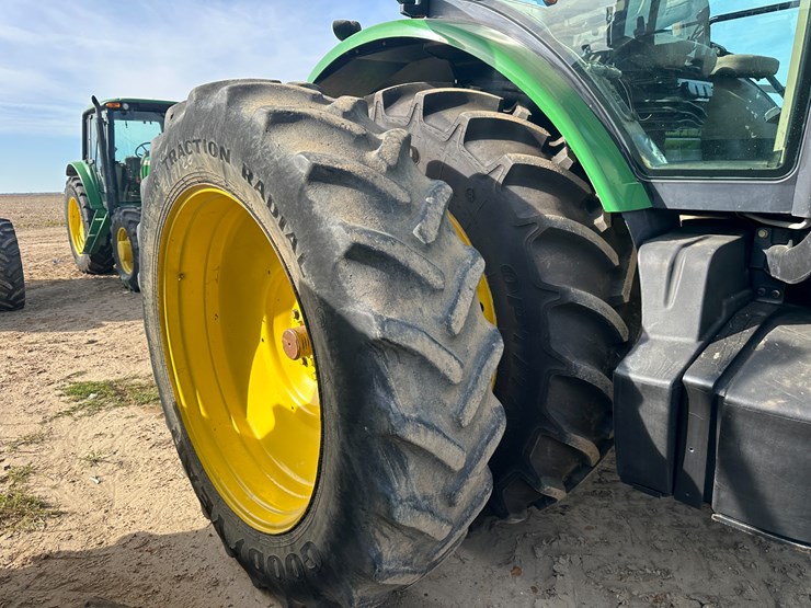 2010-john-deere-8295r-image-10