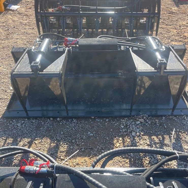 FUTURE 72IN HYDRAULIC SKID STEER PLATE GRABBER