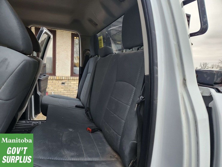 2014-dodge-1500-image-28