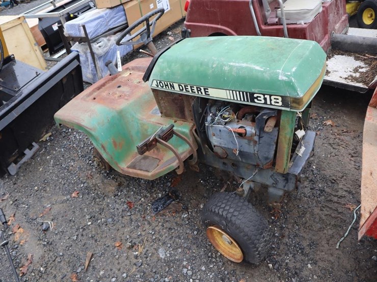 john-deere-318-image-11
