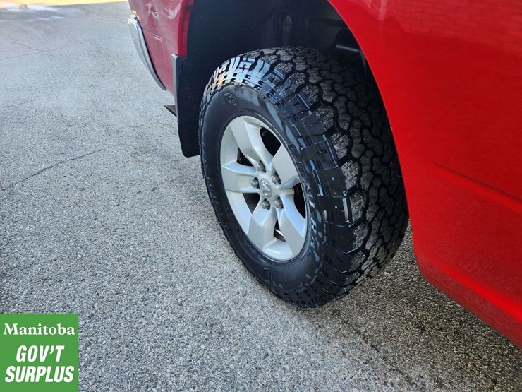 2015-dodge-1500-image-15