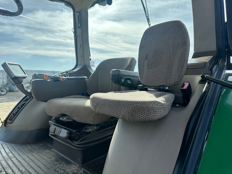 2013-john-deere-8285r-image-55