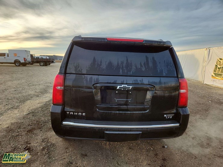 2018-chevrolet-tahoe-ltz-image-25