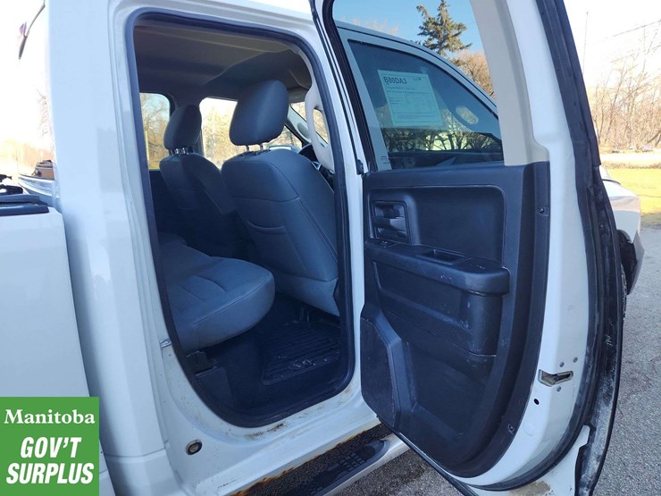 2013-dodge-1500-image-11