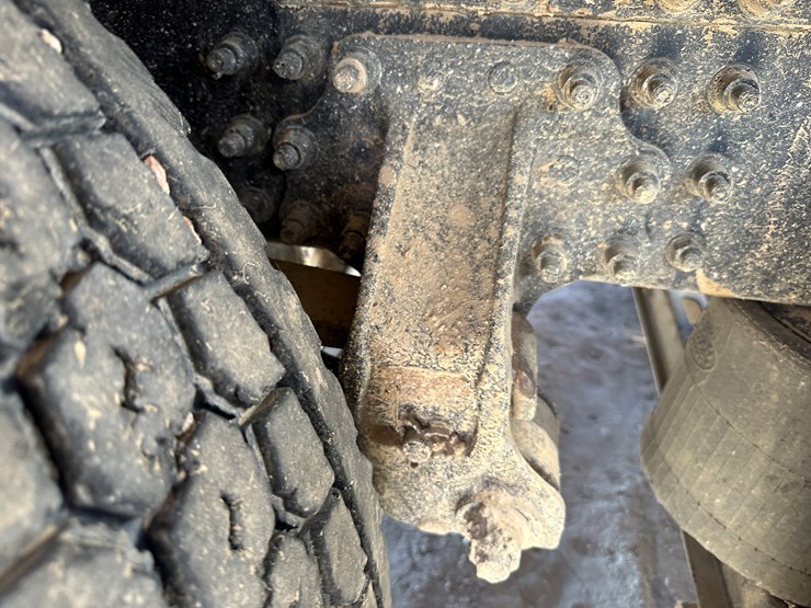 #33712-•-2011-mack-cxu-t/a-sleeper-truck-tractor-1m1aw09y5bm013138-image-18