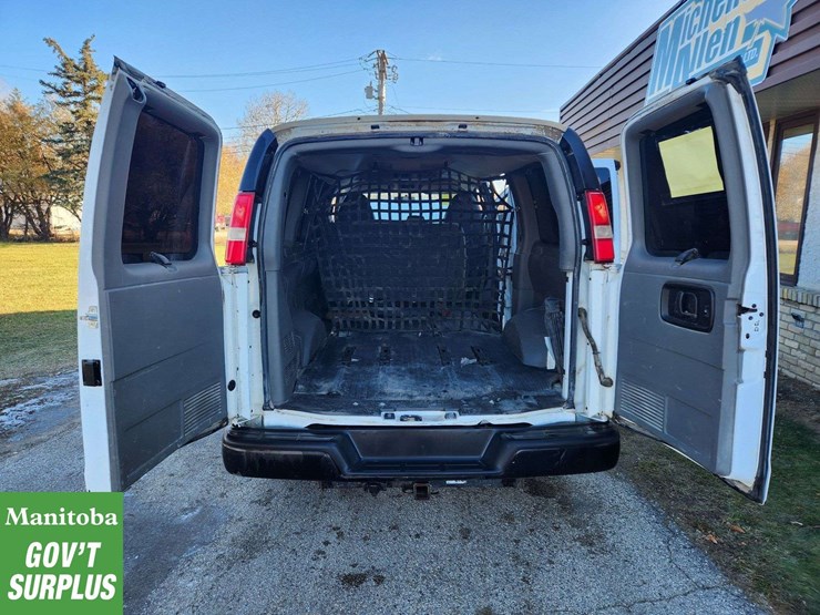 2012-chevrolet-express-2500-image-8