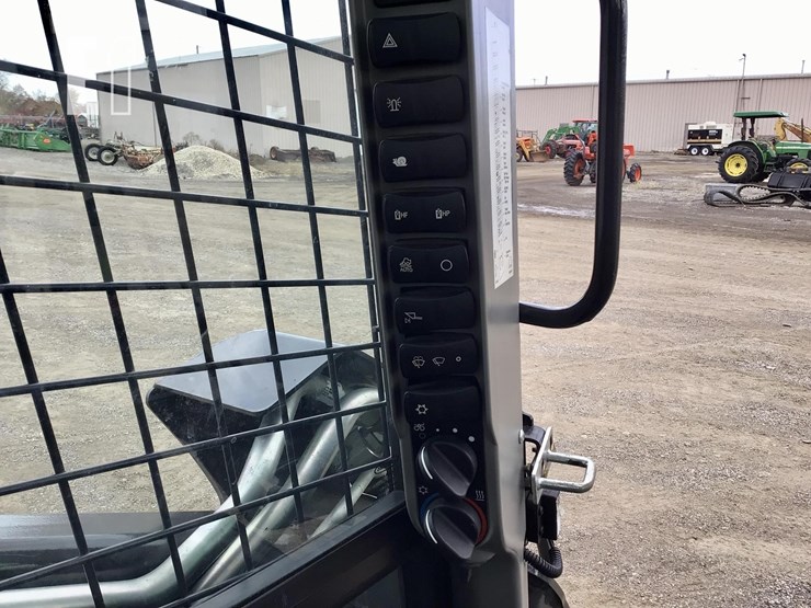 2023-new-holland-c337-image-18