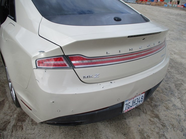 2014-lincoln-mkz-sedan,-image-15