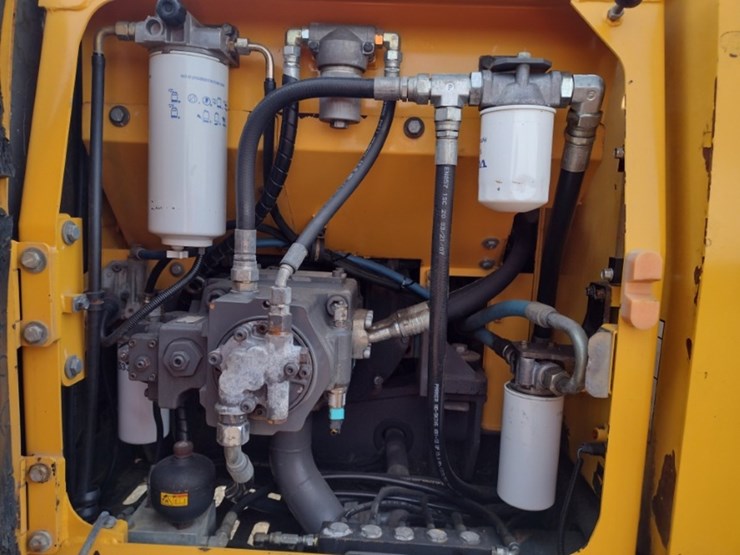 7-volvo-ec160c-image-42