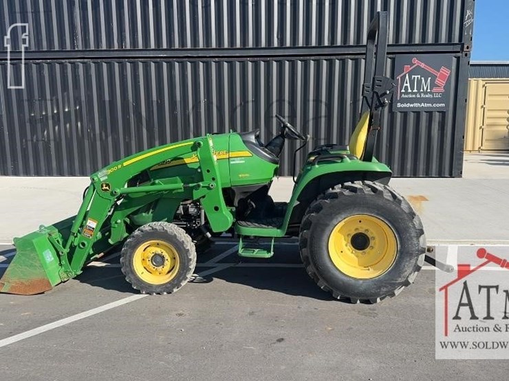 2004-john-deere-3120-image-8