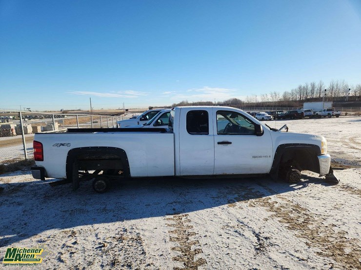 2008-chevrolet-silverado-2500hd-image-24
