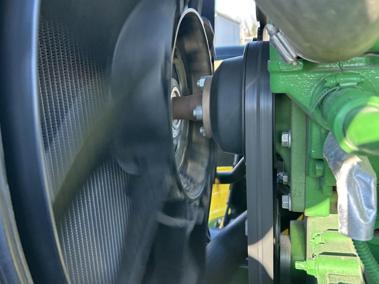 2021-john-deere-6175m-image-63