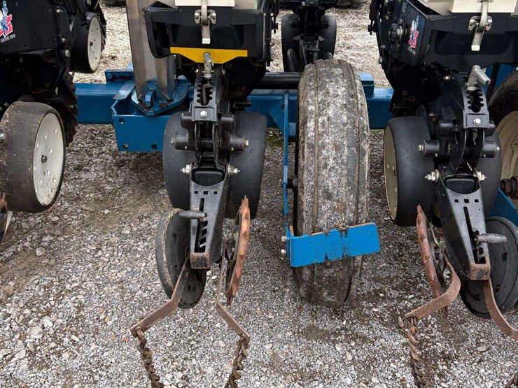 2005-kinze-3500-image-12