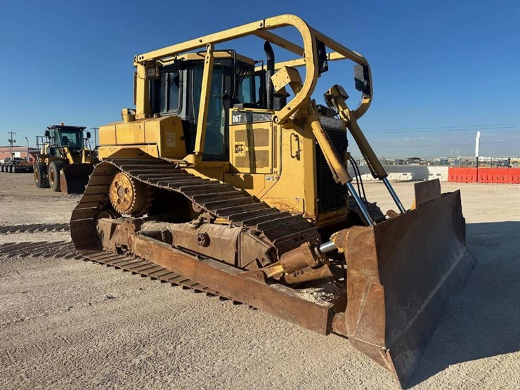 2008-caterpillar-d6t-image-2