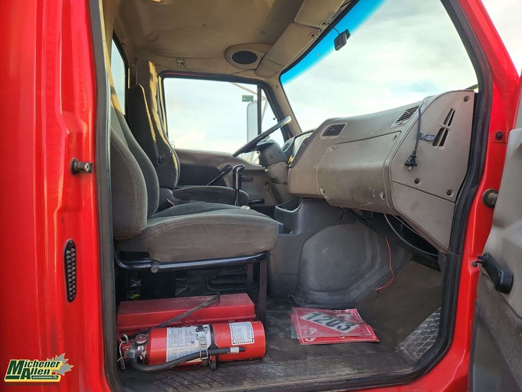 2002-sterling-lt9500-image-26